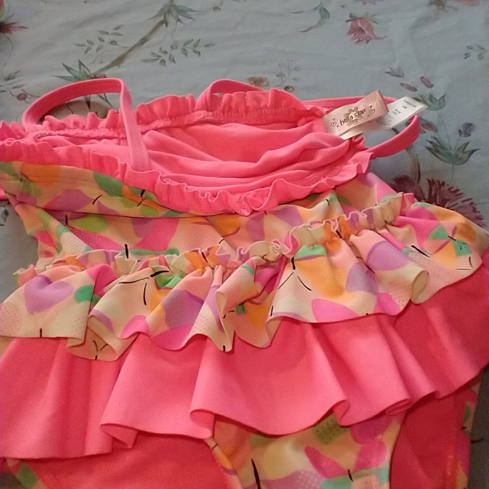 Swim suits - Picture 5 of 7